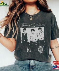 Comfort Color Shirt Vintage Jonas Brother Five Albums One Night Tour Brothers 2023 90’S Tee Unisex Sweatshirt