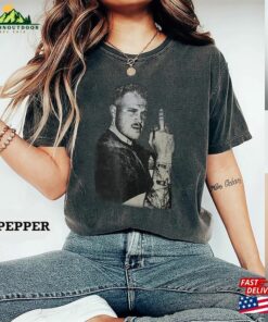 Comfort Colors® Funny Zach Bryan Middle Finger Shirt Vintage Fan Tees T-Shirt Unisex Comfort Colors® Funny Zach Bryan Middle Finger Shirt Vintage Fan Tees T-Shirt Unisex