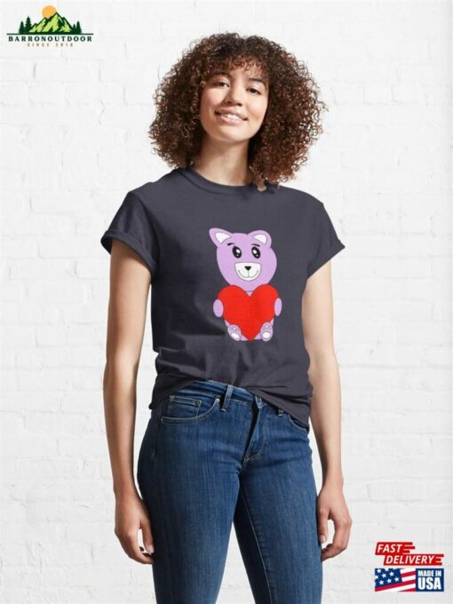 Cute Teddy Holding Heart Classic T-Shirt Unisex