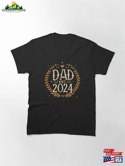 Dad Est 2024 Gifts Daddy Father Hoodie T-Shirt