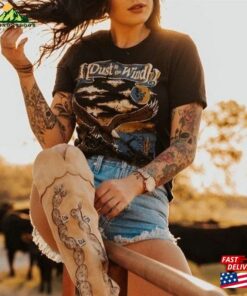 Dust In The Wind Vintage Unisex T-Shirt Classic Hoodie Dust In The Wind Vintage Unisex T-Shirt Classic Hoodie