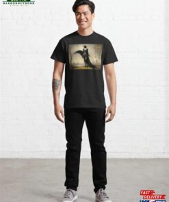 Elegant Gorgeous Raven Woman Classic T-Shirt Unisex Hoodie