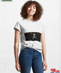 Elon Musk Holding Globe Classic T-Shirt Unisex Hoodie Elon Musk Holding Globe Classic T-Shirt Unisex Hoodie