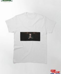 Elon Musk Holding Globe Classic T-Shirt Unisex Hoodie