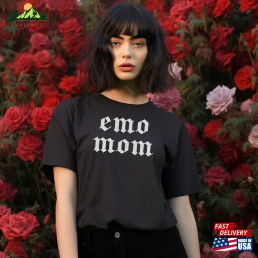 Emo Mom T-Shirt Shirt In Black Hoodie Classic