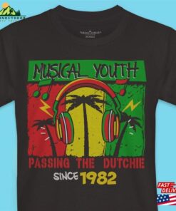 Exclusive Retro Tees Official Musical Youth Passing The Dutchie Since 1982 T-Shirt By Famous Forever Unisex Men’s Women’s 80S Music Gift Classic Exclusive Retro Tees Official Musical Youth Passing The Dutchie Since 1982 T-Shirt By Famous Forever Unisex Men’s Women’s 80S Music Gift Classic