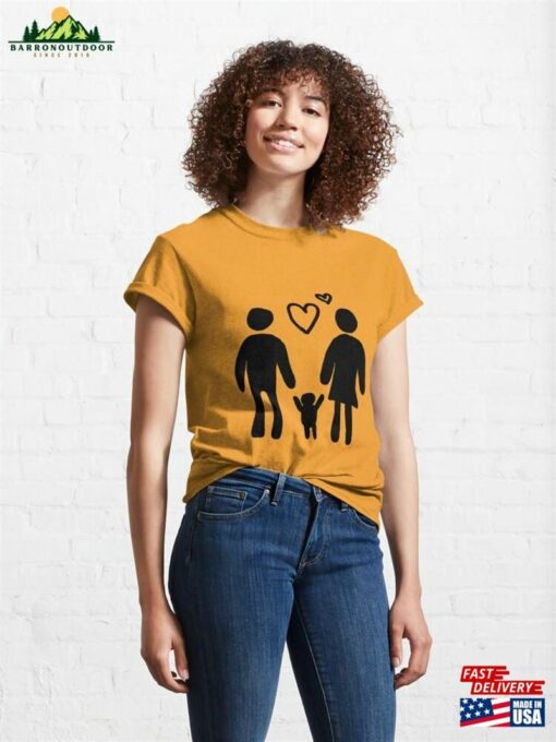 Family Portrait A Heartfelt Bond Classic T-Shirt Sweatshirt