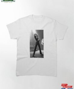 Freddie Mercury 1970’S Live Performance Classic T-Shirt Sweatshirt