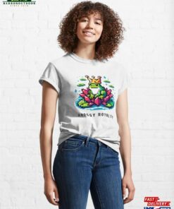 Froggy Royalty Pixel Art Crowned Frog On Lily Pad Classic T-Shirt Unisex Sweatshirt