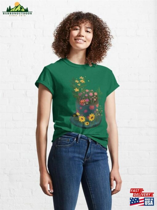 Flower Hat Classic T-Shirt Unisex