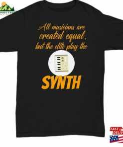 Funny Synth Player Dad Shirt Synthesizer Aunt Tee Playing Brother Classic T-Shirt