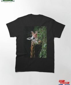 Giraffe Eating Plants Classic T-Shirt Unisex