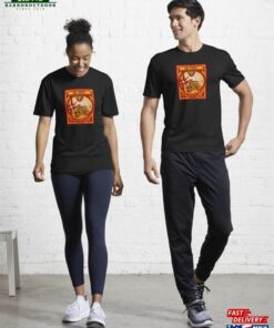 Go East Adventure Sticker T-Shirt Sweatshirt Unisex