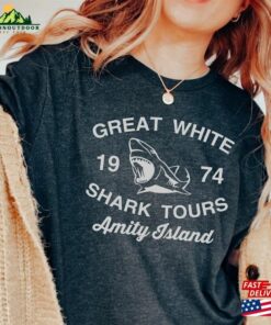 Great White Shark Tours Amity Island Shirt Retro Vintage Classic T-Shirt