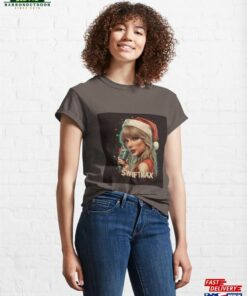 Have A Merry Swiftmas Vintage Essential T-Shirt Classic