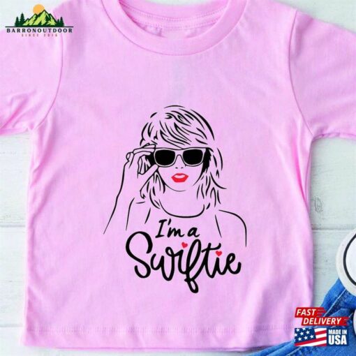 I Am A Swiftie Merch Taylor Swift Shirt Unisex T-Shirt
