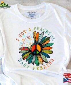 I Got A Peaceful Easy Feeling T-Shirt With Flower And Peace Signs Juniors Ladies Hoodie