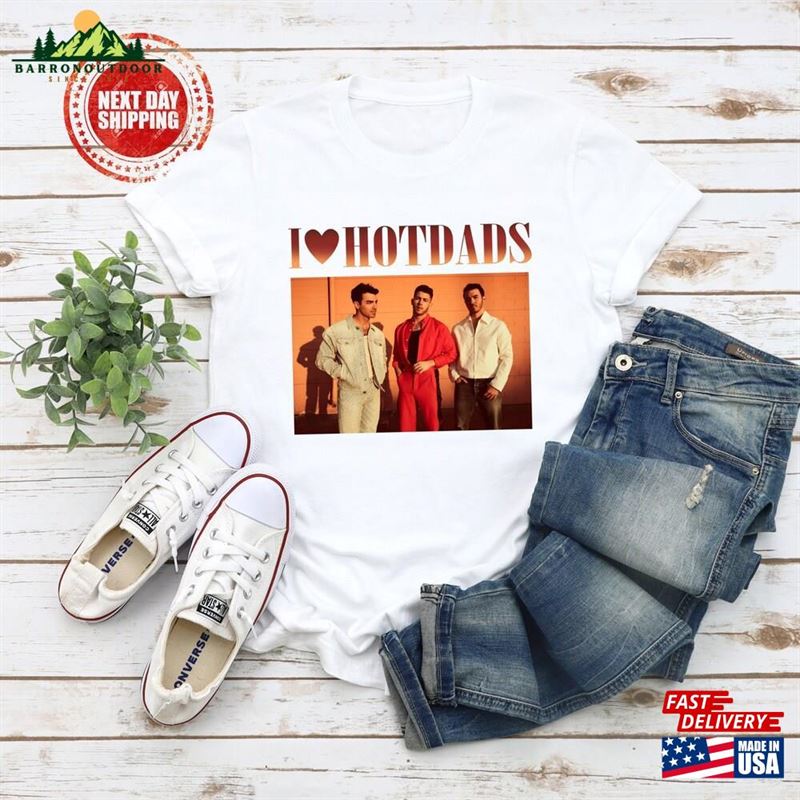 I Love Hot Dads Shirt Jonas Brothers 90S Vintage Hoodie Classic I Love Hot Dads Shirt Jonas Brothers 90S Vintage Hoodie Classic