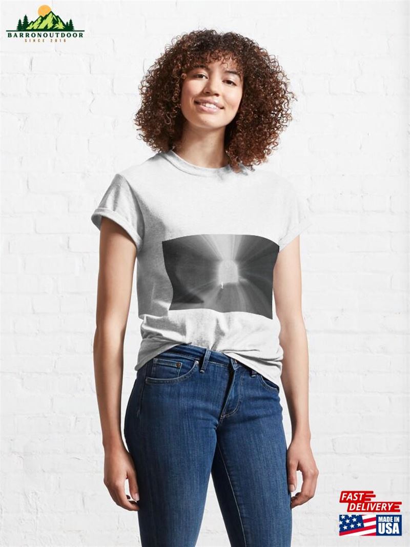 Illusion Classic T-Shirt Hoodie Sweatshirt Illusion Classic T-Shirt Hoodie Sweatshirt
