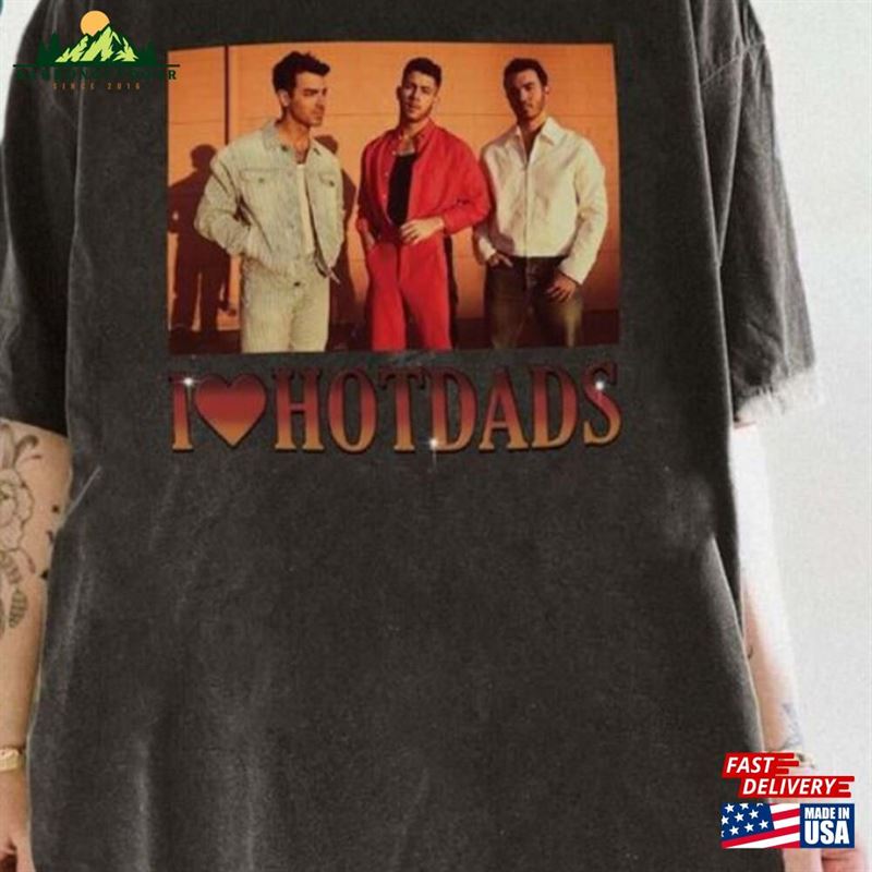 Jonas Band Vintage Shirt I Love Hot Dads Five Albums One Night Tour T-Shirt Unisex Jonas Band Vintage Shirt I Love Hot Dads Five Albums One Night Tour T-Shirt Unisex