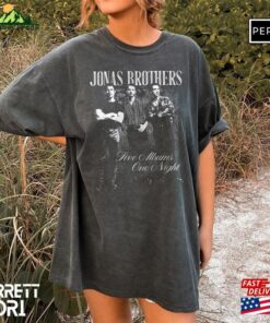 Jonas Brothers Comfort Colors Shirt Tour Concert 2023 Retro Unisex Gift Sweatshirt