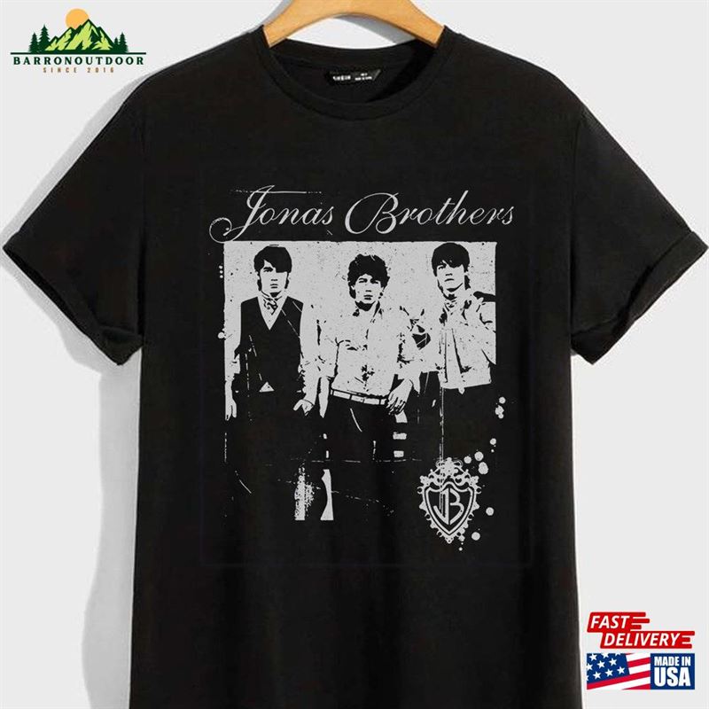 Jonas Brothers Tour 2023 Shirt Retro Five Albums One Night Classic Hoodie Jonas Brothers Tour 2023 Shirt Retro Five Albums One Night Classic Hoodie