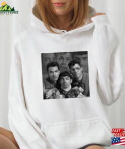 Jonas Brothers Vintage Comfort Colors Shirt Tour Concert 2023 Retro Unisex Gift Sweatshirt Classic