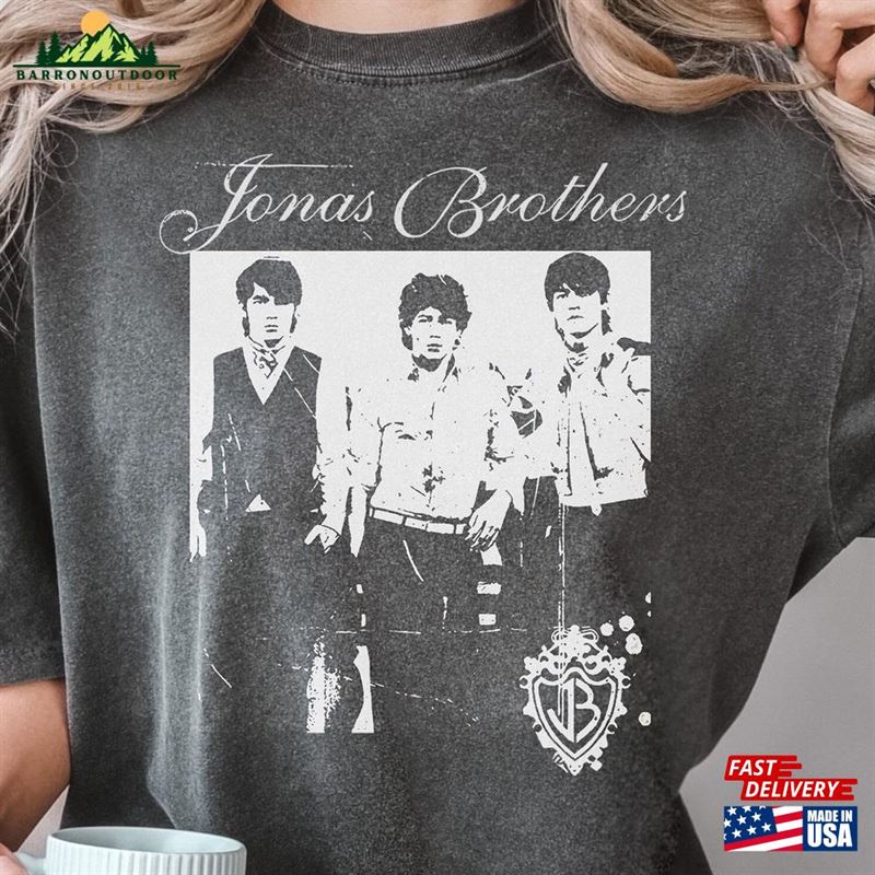 Jonas Brothers Vintage Shirt Five Albums One Night Tour 2023 Classic Unisex Jonas Brothers Vintage Shirt Five Albums One Night Tour 2023 Classic Unisex