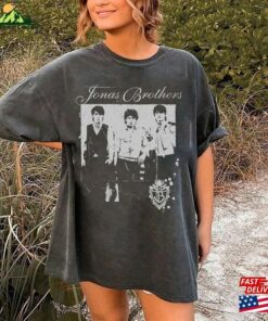 Jonas Brothers Vintage T-Shirt Five Albums One Night Tour Shirt 2023 Unisex Sweatshirt