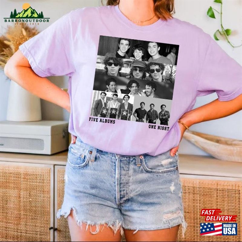 Jonas Brothers Vintage T-Shirt I Love Hot Dads Five Shirt 2023 Tour Sweatshirt Unisex Jonas Brothers Vintage T-Shirt I Love Hot Dads Five Shirt 2023 Tour Sweatshirt Unisex