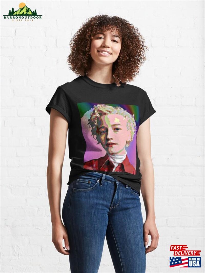 Julia Garner Retro Pop Art Portrait Classic T-Shirt Sweatshirt Julia Garner Retro Pop Art Portrait Classic T-Shirt Sweatshirt