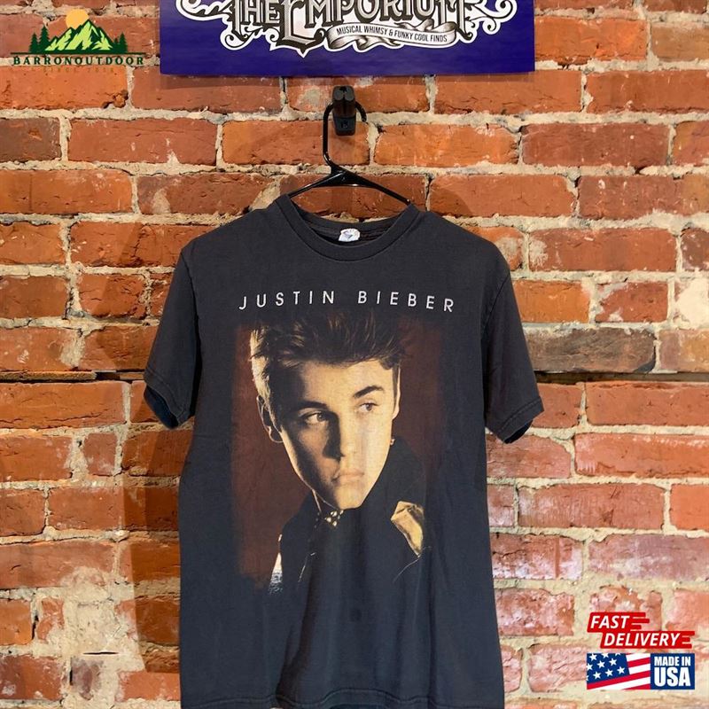 Justin Bieber Medium Black Graphic Vintage Tour T-Shirt Sweatshirt Classic Justin Bieber Medium Black Graphic Vintage Tour T-Shirt Sweatshirt Classic