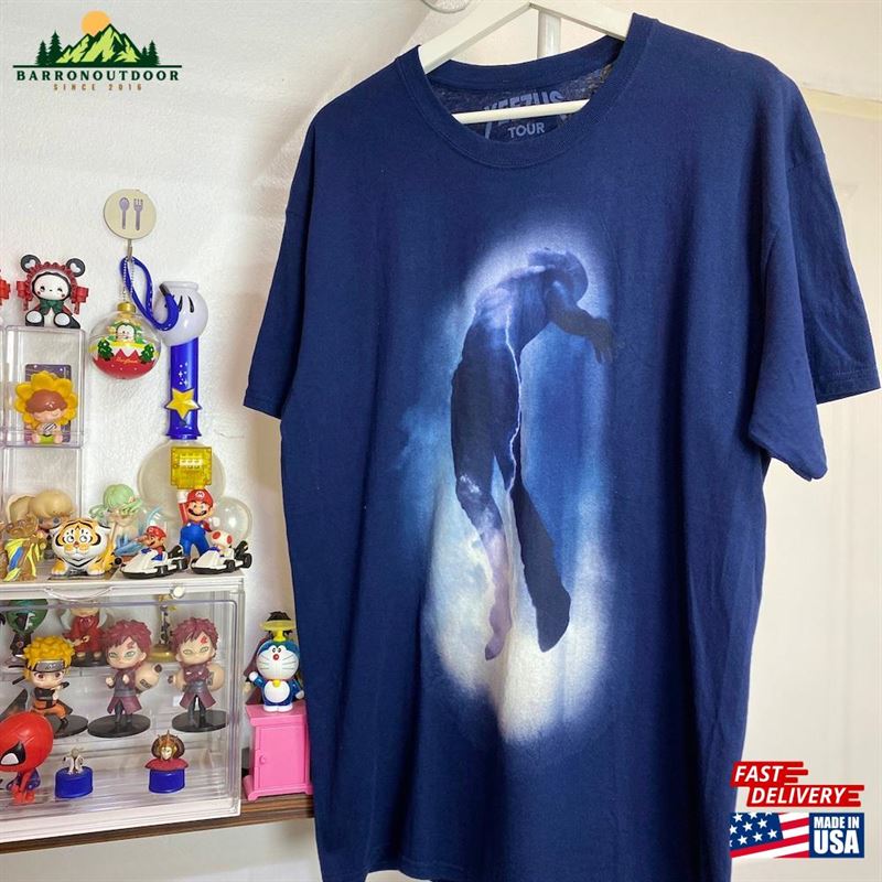 Kanye West Yeezus Tour 2013 Lightning T-Shirt Hoodie Classic Kanye West Yeezus Tour 2013 Lightning T-Shirt Hoodie Classic