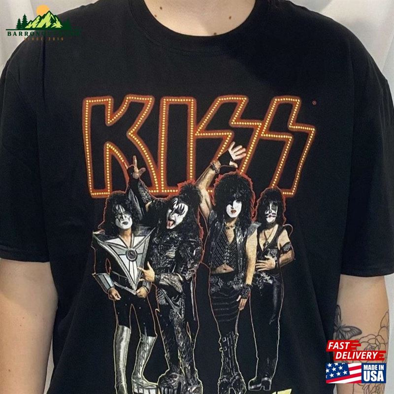 Kiss End Of The Road World Tour Vintage Style Band Tee Back Graphics Classic T-Shirt Kiss End Of The Road World Tour Vintage Style Band Tee Back Graphics Classic T-Shirt