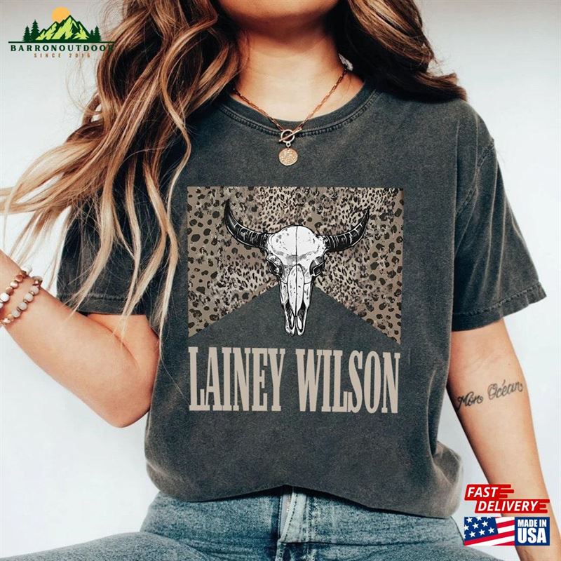 Lainey Wilson T-Shirt Country Music Shirt Bullhead Classic Hoodie Lainey Wilson T-Shirt Country Music Shirt Bullhead Classic Hoodie
