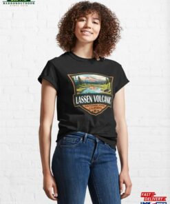 Lassen Volcanic National Park Illustration Retro Badge Classic T-Shirt Unisex