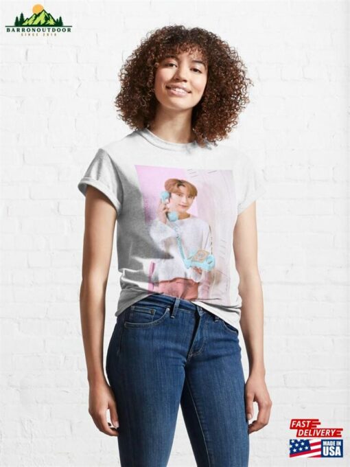 Lee Know Stray Kids Classic T-Shirt Unisex