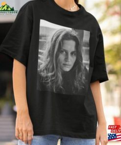 Limited Girl In Red Shirt Music Lover Tee Indie Pop Fan Gift Sweatshirt Unisex