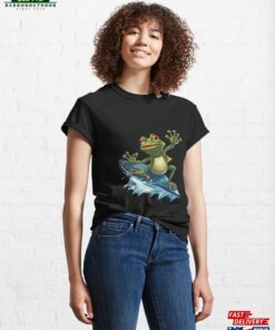 Little Frog Really Big When Surfing Classic T-Shirt Sweatshirt