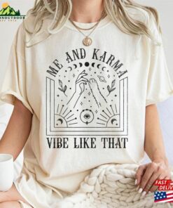 Me And Karma Vibe Like That Shirt Comfort Colors Tee Is A Cat Swiftie T-Shirt Unisex