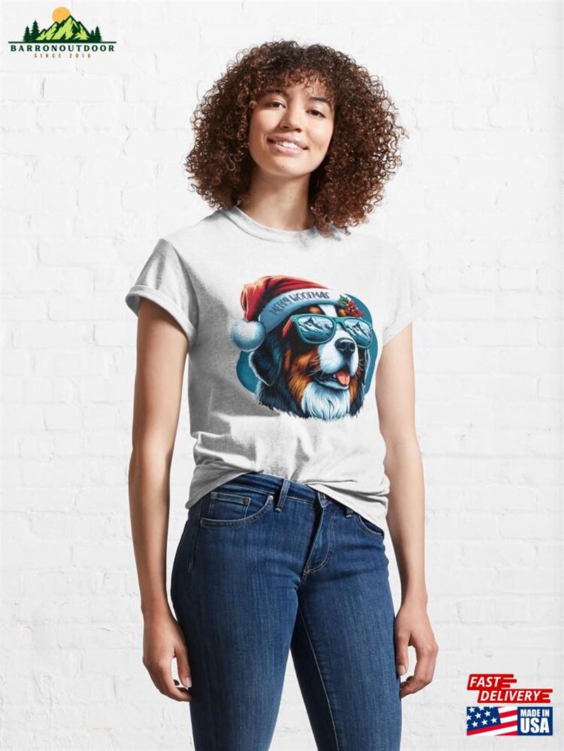Merry Woofmas! Classic T-Shirt Hoodie Merry Woofmas! Classic T-Shirt Hoodie