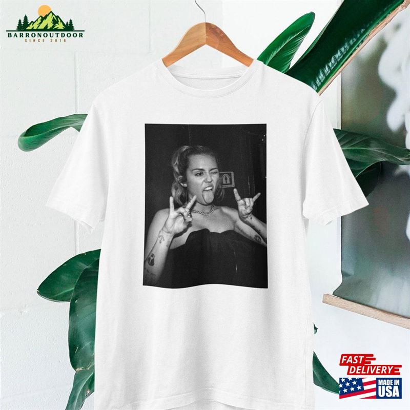 Miley Cyrus Photo T Shirt Fans Hoodie Sweatshirt Miley Cyrus Photo T Shirt Fans Hoodie Sweatshirt