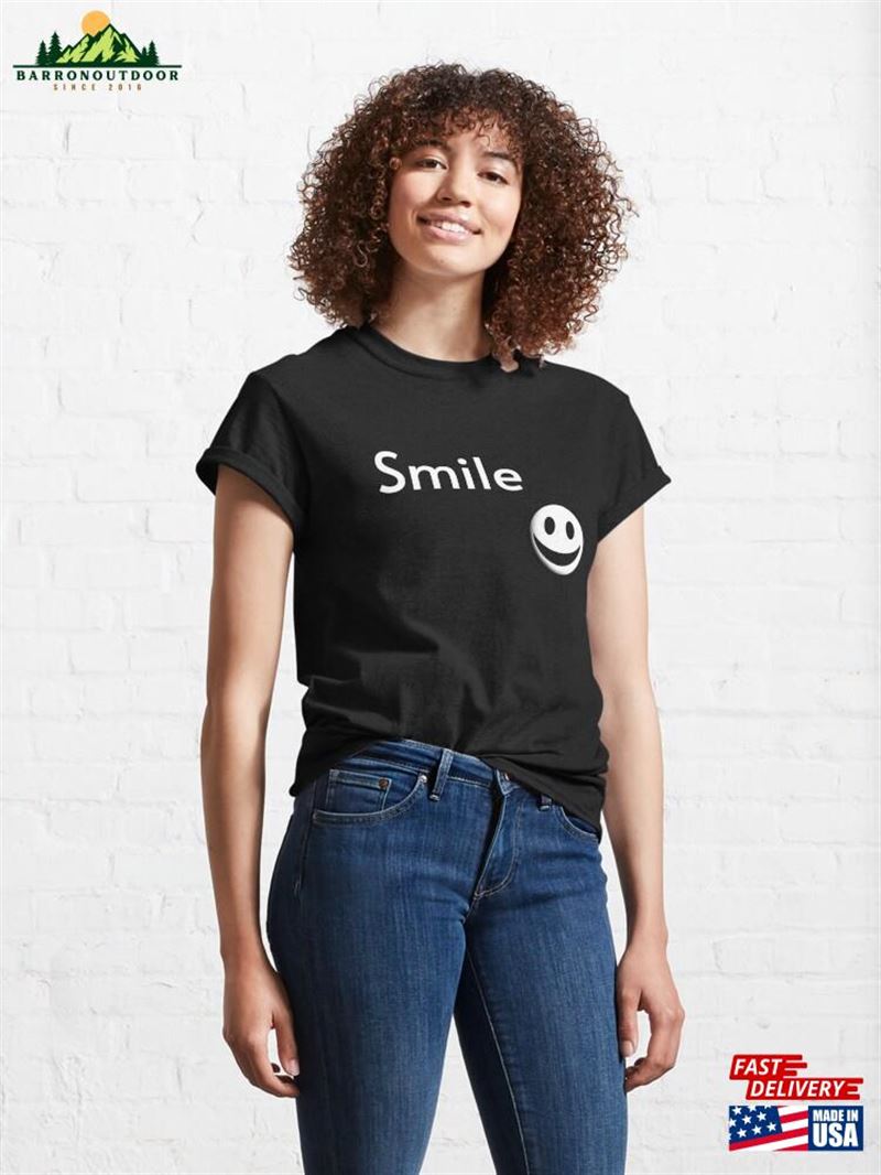 Minimal Design Smile Classic T-Shirt Unisex Hoodie Minimal Design Smile Classic T-Shirt Unisex Hoodie