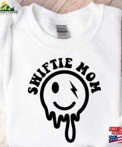 Mom Birthday Gift Concert Shirt Mothers Day Sweatshirt Classic Mom Birthday Gift Concert Shirt Mothers Day Sweatshirt Classic