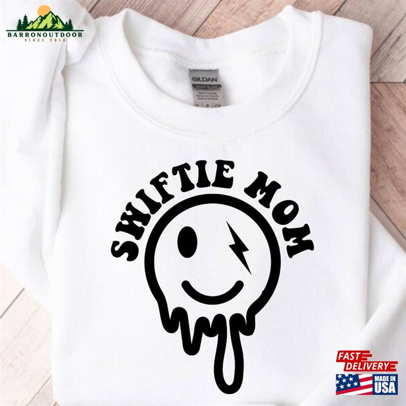 Mom Birthday Gift Concert Shirt Mothers Day Sweatshirt Classic Mom Birthday Gift Concert Shirt Mothers Day Sweatshirt Classic