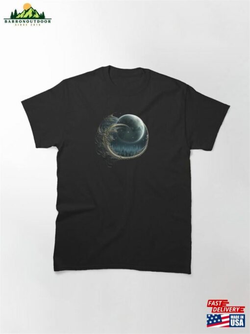 Moon Design Fractal Art Style Artwork Classic T-Shirt Unisex