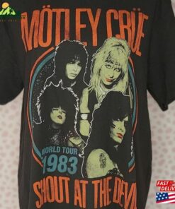 Motley Crue Shout At The Devil World Tour’83 Vintage Style Tee In Men’s Size Gildan Softstyle Concert By Rock Off T-Shirt Unisex