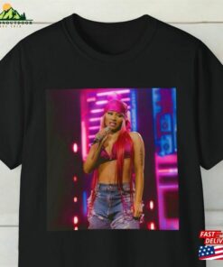 Nicki Minaj Pink Friday 2 Tour On Stage Shirt Sweatshirt Classic 1