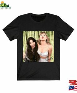 Olivia Rodrigo And Taylor Swift Singnature T-Shirt Unisex Sweatshirt